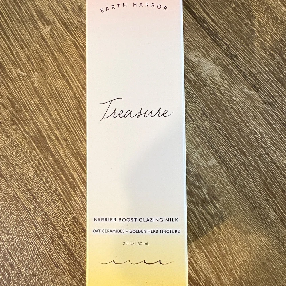 Earth Harbor Treasure Barrier Boost Glazing Milk New in Box - Picture 1 of 5